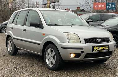 Хэтчбек Ford Fusion 2002 в 