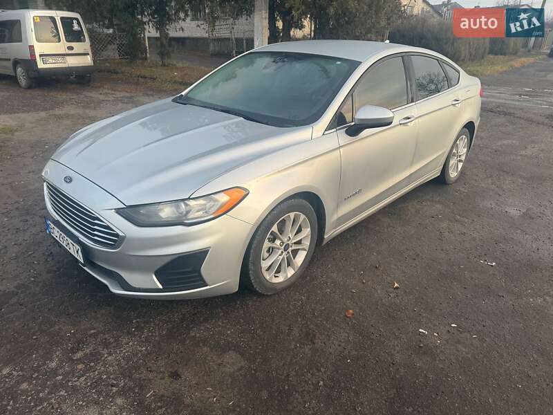 Седан Ford Fusion 2019 в Львове