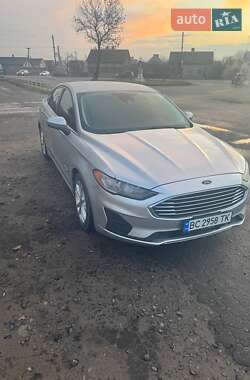 Седан Ford Fusion 2019 в 