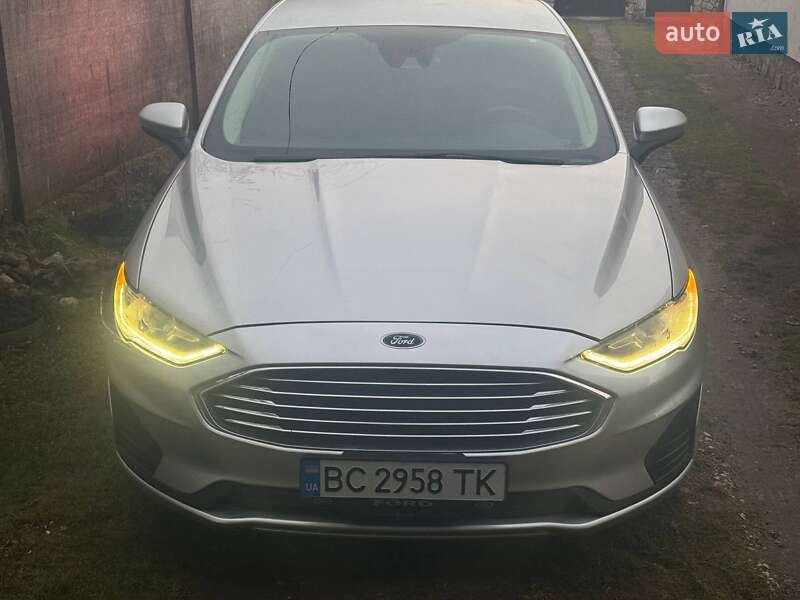 Седан Ford Fusion 2019 в Львове