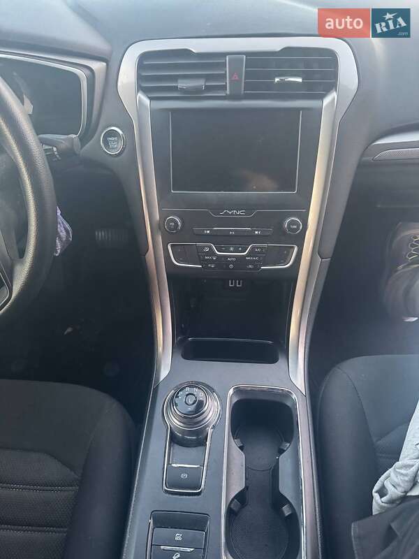Седан Ford Fusion 2019 в Львове