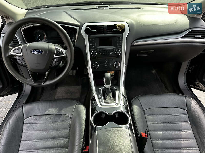 Седан Ford Fusion 2015 в Обухове