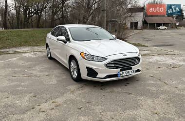 Седан Ford Fusion 2018 в 