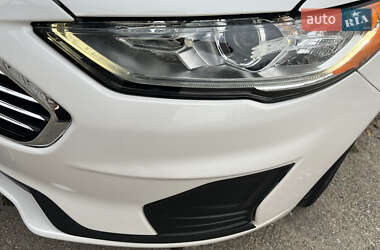 Седан Ford Fusion 2018 в 