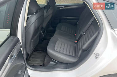 Седан Ford Fusion 2018 в 