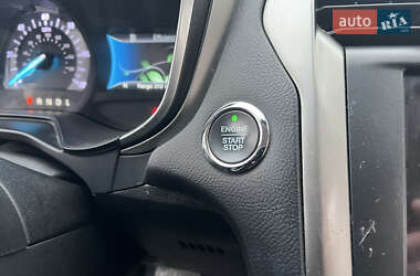 Седан Ford Fusion 2018 в 