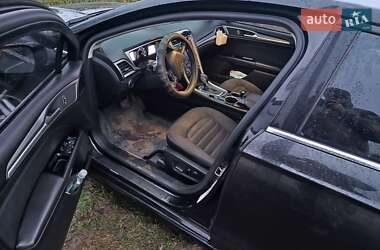 Седан Ford Fusion 2013 в 