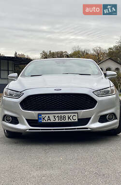 Седан Ford Fusion 2015 в 