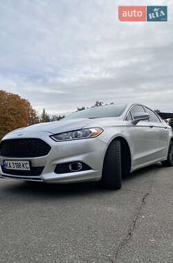Седан Ford Fusion 2015 в 