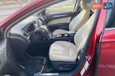 Седан Ford Fusion 2014 в 