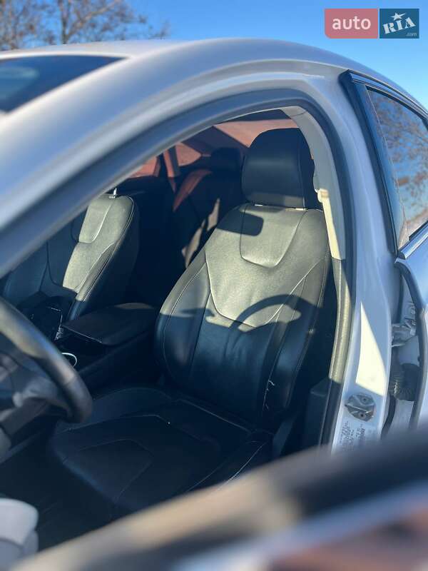 Седан Ford Fusion 2015 в Южноукраїнську