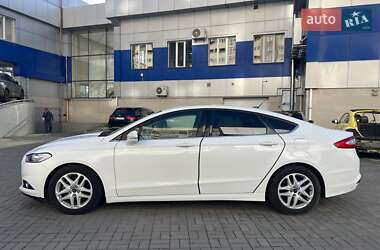 Седан Ford Fusion 2015 в 