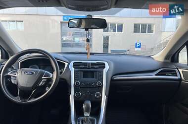 Седан Ford Fusion 2015 в 