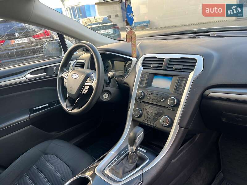 Седан Ford Fusion 2015 в Одесі