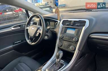 Седан Ford Fusion 2015 в 
