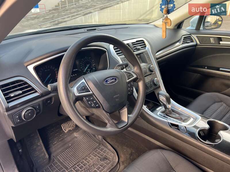 Седан Ford Fusion 2015 в Одесі