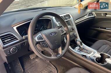 Седан Ford Fusion 2015 в 