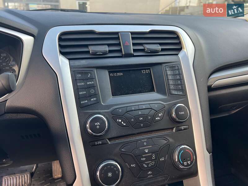 Седан Ford Fusion 2015 в Одесі