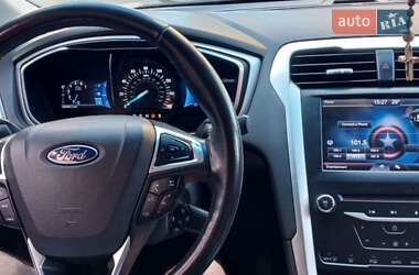 Седан Ford Fusion 2012 в 