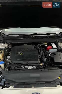 Седан Ford Fusion 2014 в 