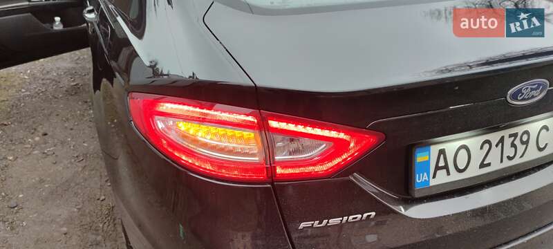 Седан Ford Fusion 2015 в Хусте