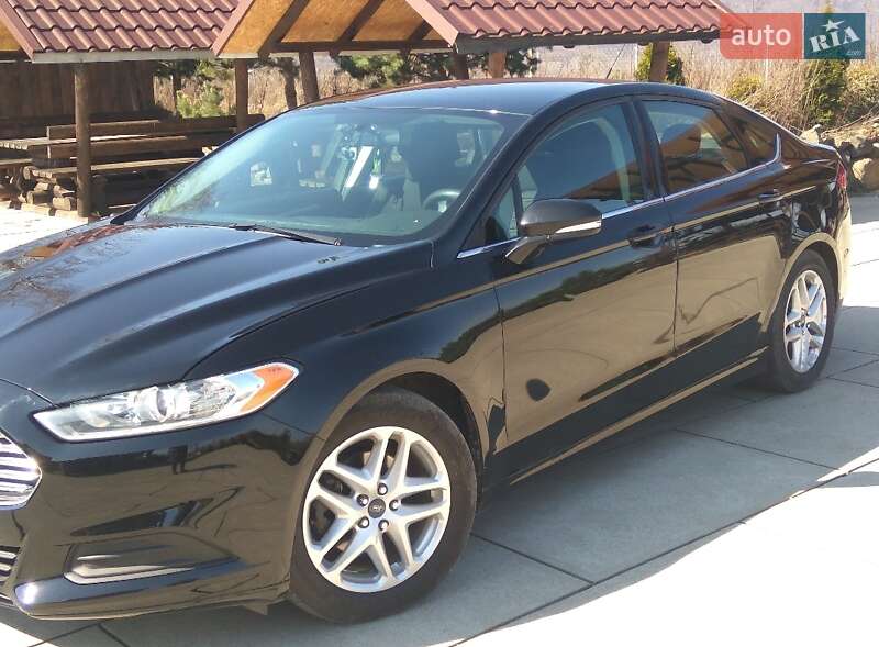Седан Ford Fusion 2015 в Хусте