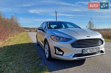 Седан Ford Fusion 2019 в Львове