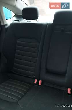 Седан Ford Fusion 2013 в Градижске