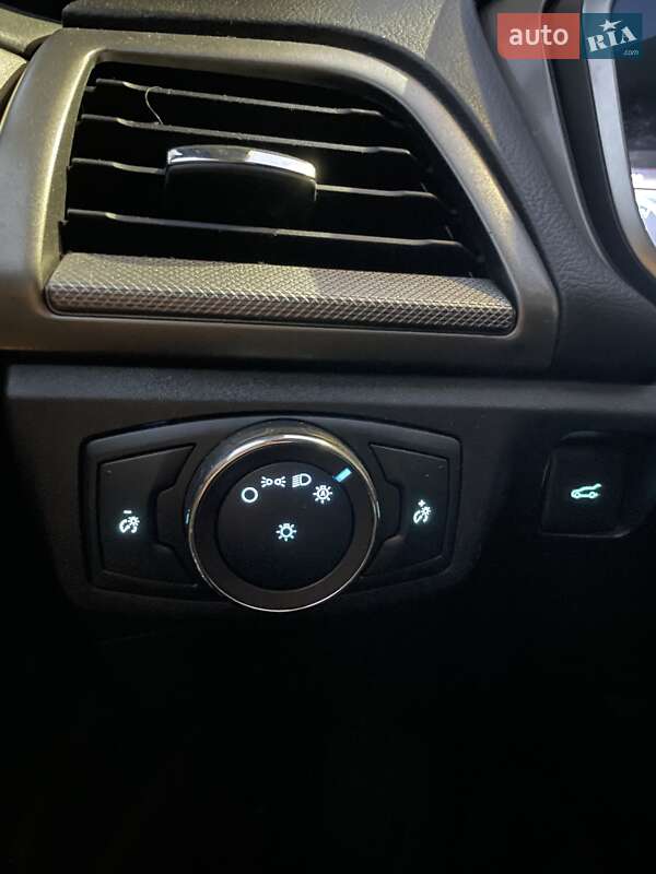 Седан Ford Fusion 2016 в Киеве фото 9 Седан Ford Fusion 2016 в Киеве