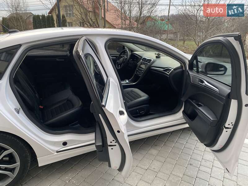 Седан Ford Fusion 2016 в Виннице