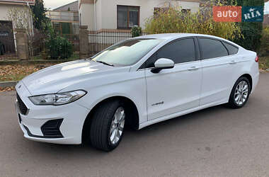 Седан Ford Fusion 2018 в Рівному