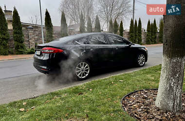 Седан Ford Fusion 2017 в 