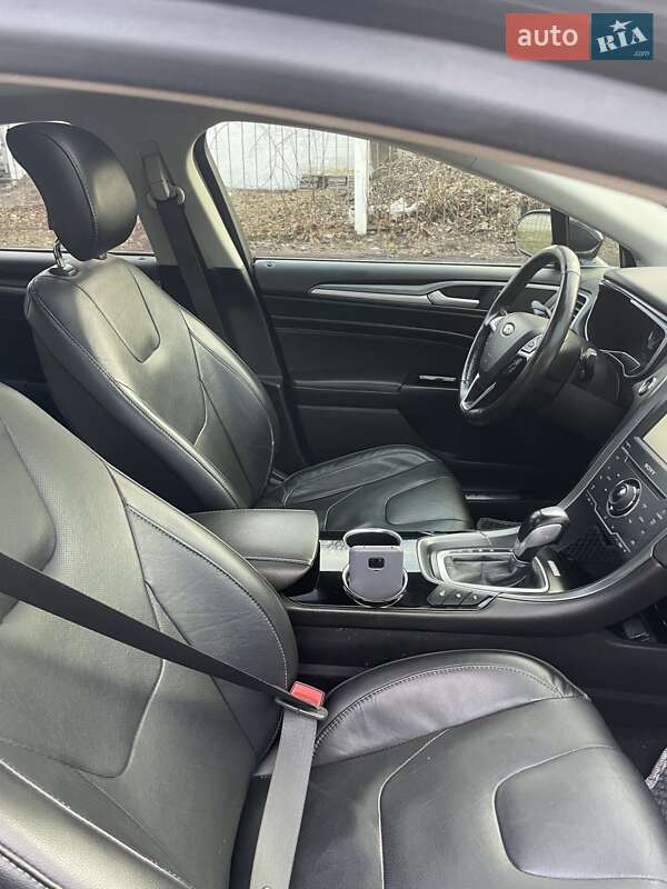 Седан Ford Fusion 2014 в Казатине