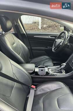 Седан Ford Fusion 2014 в 