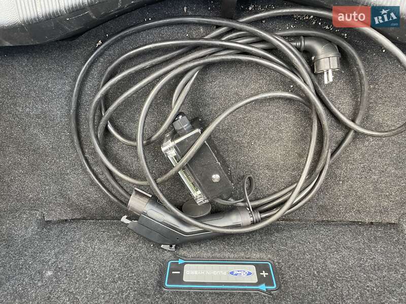 Седан Ford Fusion 2014 в Казатине