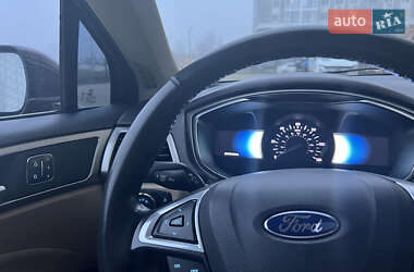 Седан Ford Fusion 2013 в 