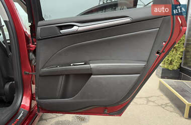 Седан Ford Fusion 2013 в 