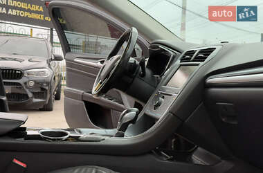 Седан Ford Fusion 2013 в 