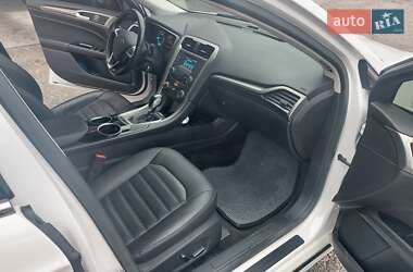 Седан Ford Fusion 2013 в 