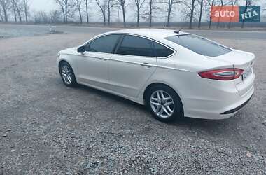 Седан Ford Fusion 2013 в 