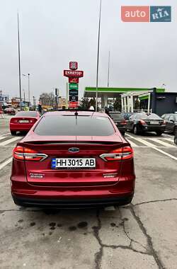 Седан Ford Fusion 2018 в 