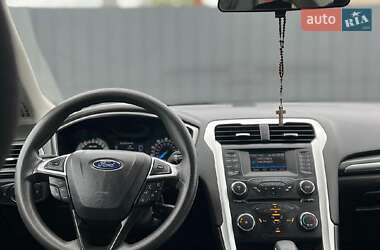 Седан Ford Fusion 2012 в 