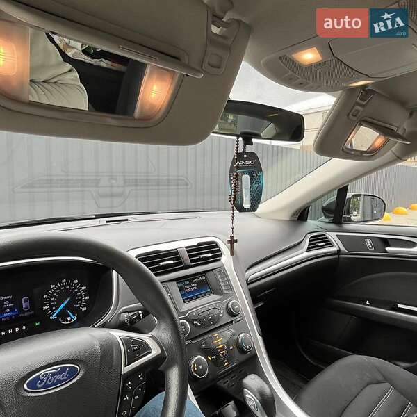 Седан Ford Fusion 2012 в Львові