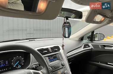 Седан Ford Fusion 2012 в 