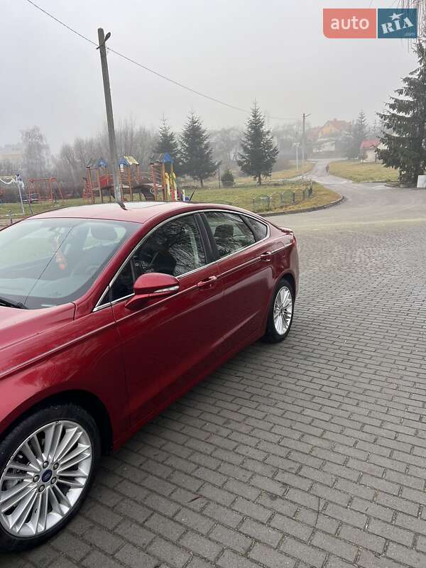 Седан Ford Fusion 2015 в Львове