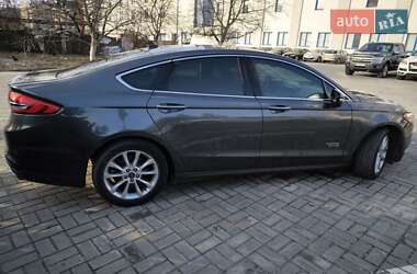 Седан Ford Fusion 2016 в Львові