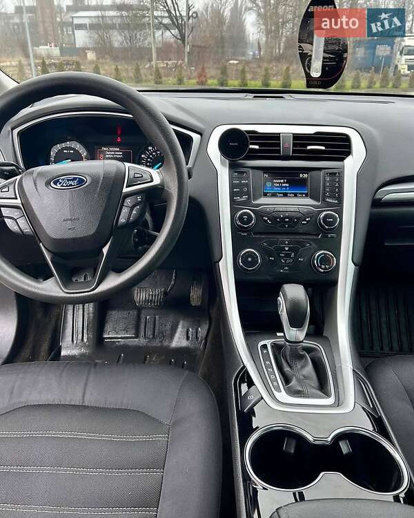 Седан Ford Fusion 2014 в Львові