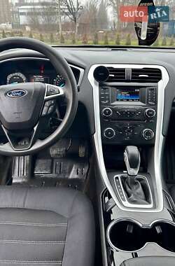 Седан Ford Fusion 2014 в 