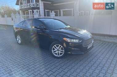 Седан Ford Fusion 2015 в Чернівцях