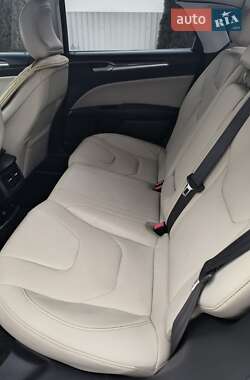 Седан Ford Fusion 2014 в 